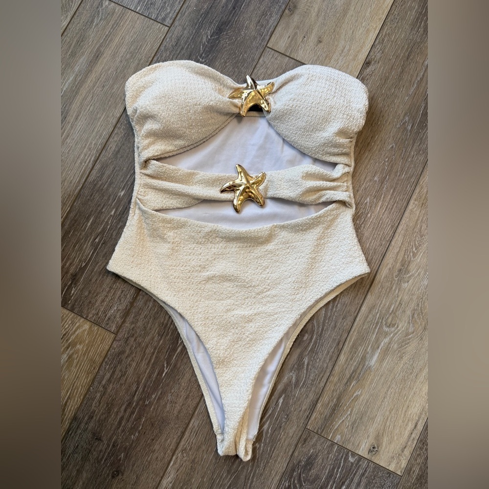 #4) Super cute One piece swimsuit size L